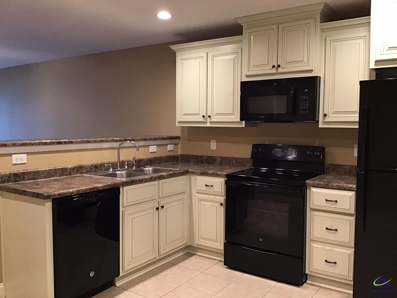 108 Pershing Place Ct - Photo 4 of 8