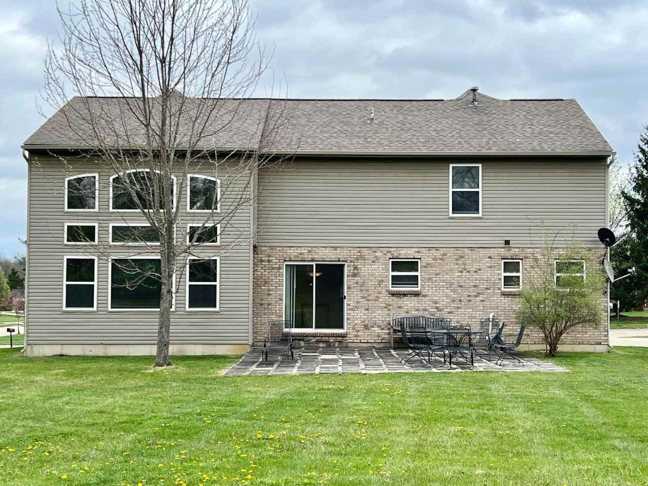 4097 Chanticleer Ln - Photo 3 of 36