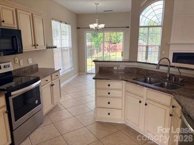 2515 Stirrup Ridge Ln - Photo 4 of 17