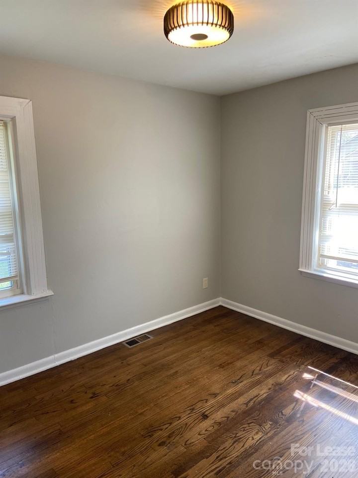 1020 Rodey Ave Unit 1 - Photo 4 of 11