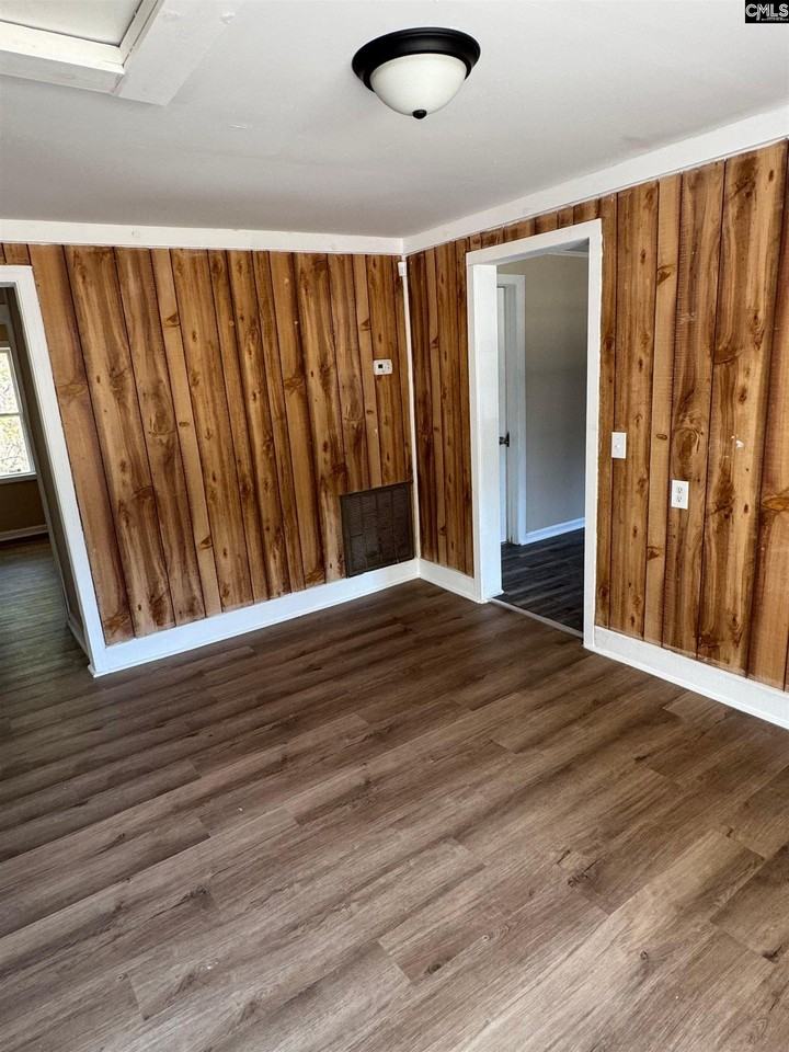 477 Bush Berry Rd - Photo 3 of 10