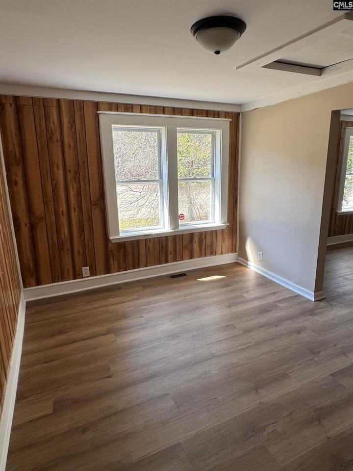 477 Bush Berry Rd - Photo 4 of 10