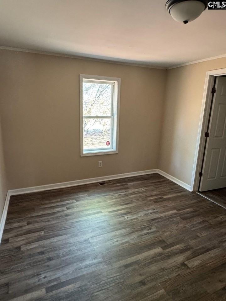 477 Bush Berry Rd - Photo 5 of 10