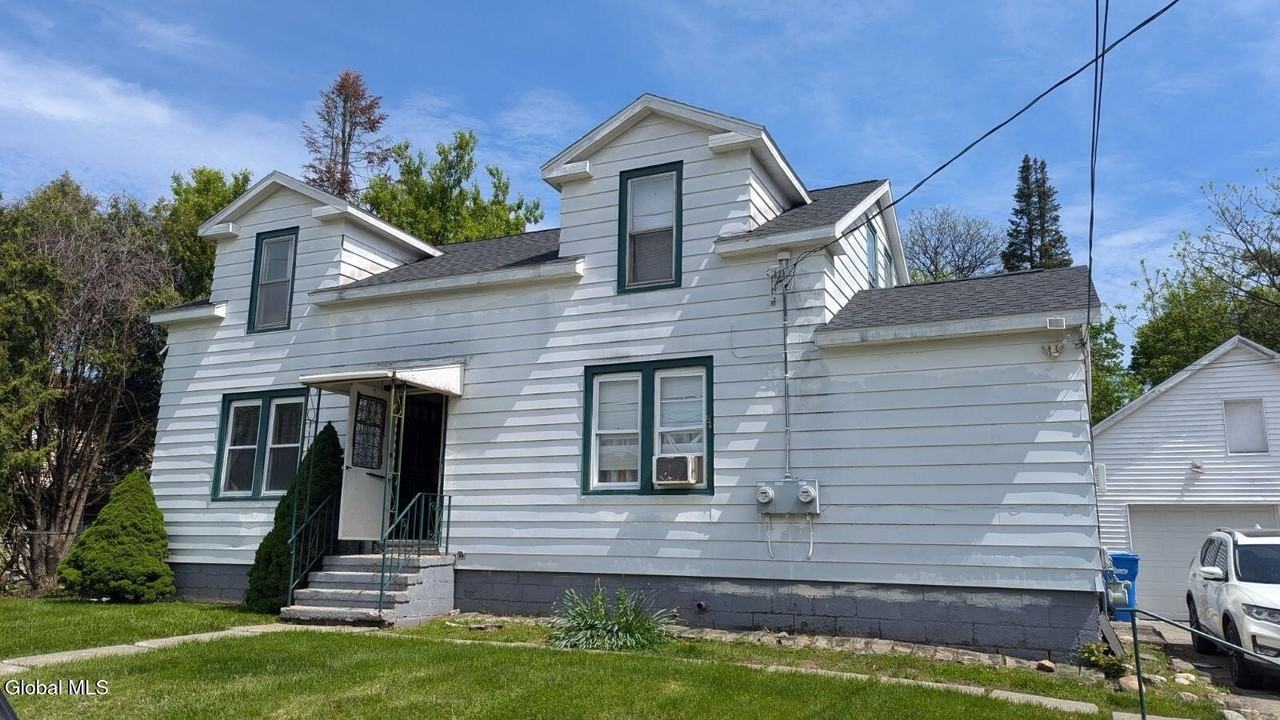 63 Wellington Ave Unit 2 - Photo 2 of 25