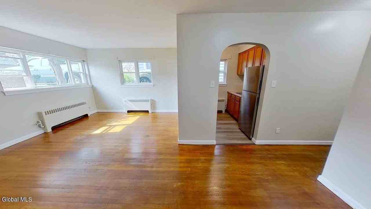 31 Parkwood St #1 - Photo 5 of 34