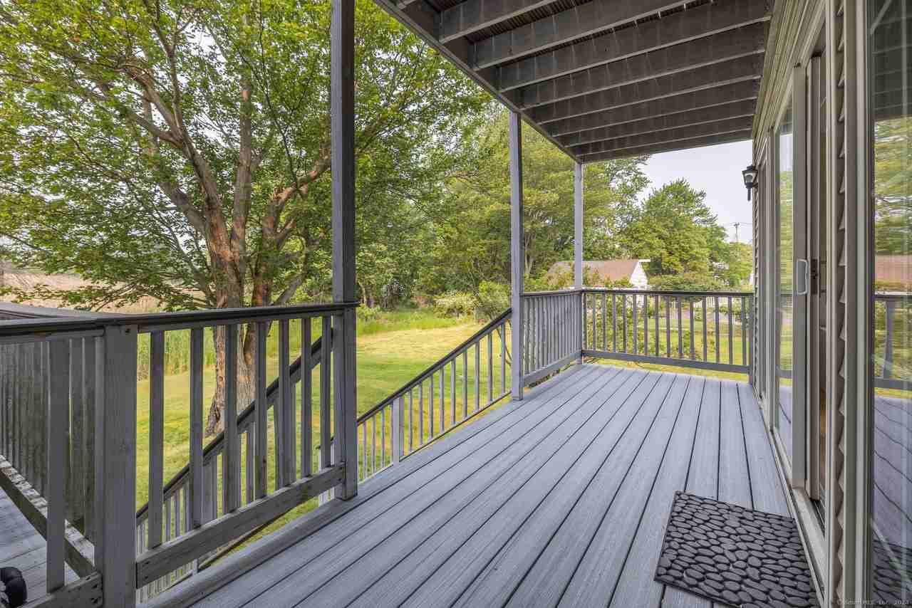 916 Reef Rd - Photo 2 of 16