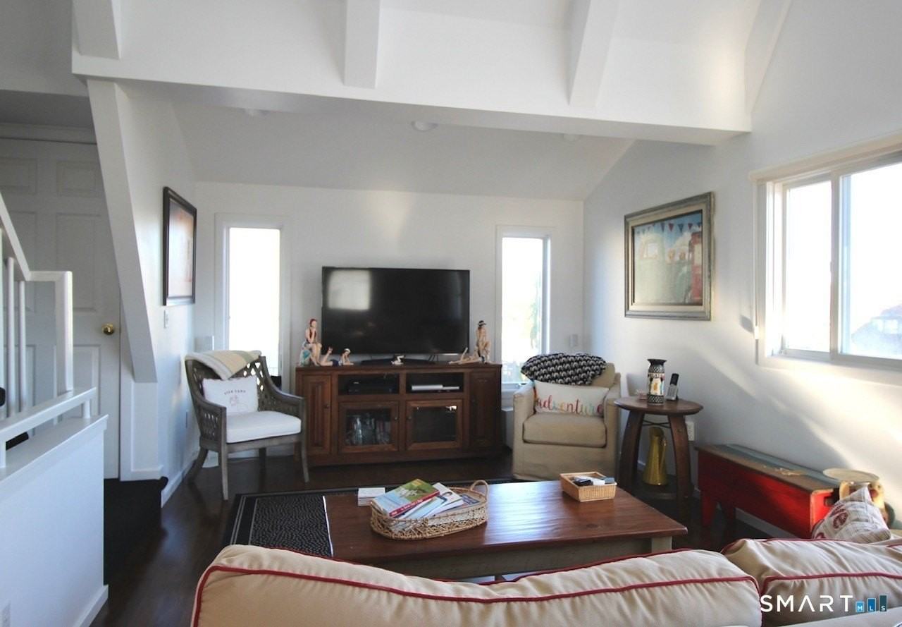 147 Captains Dr - Photo 3 of 29