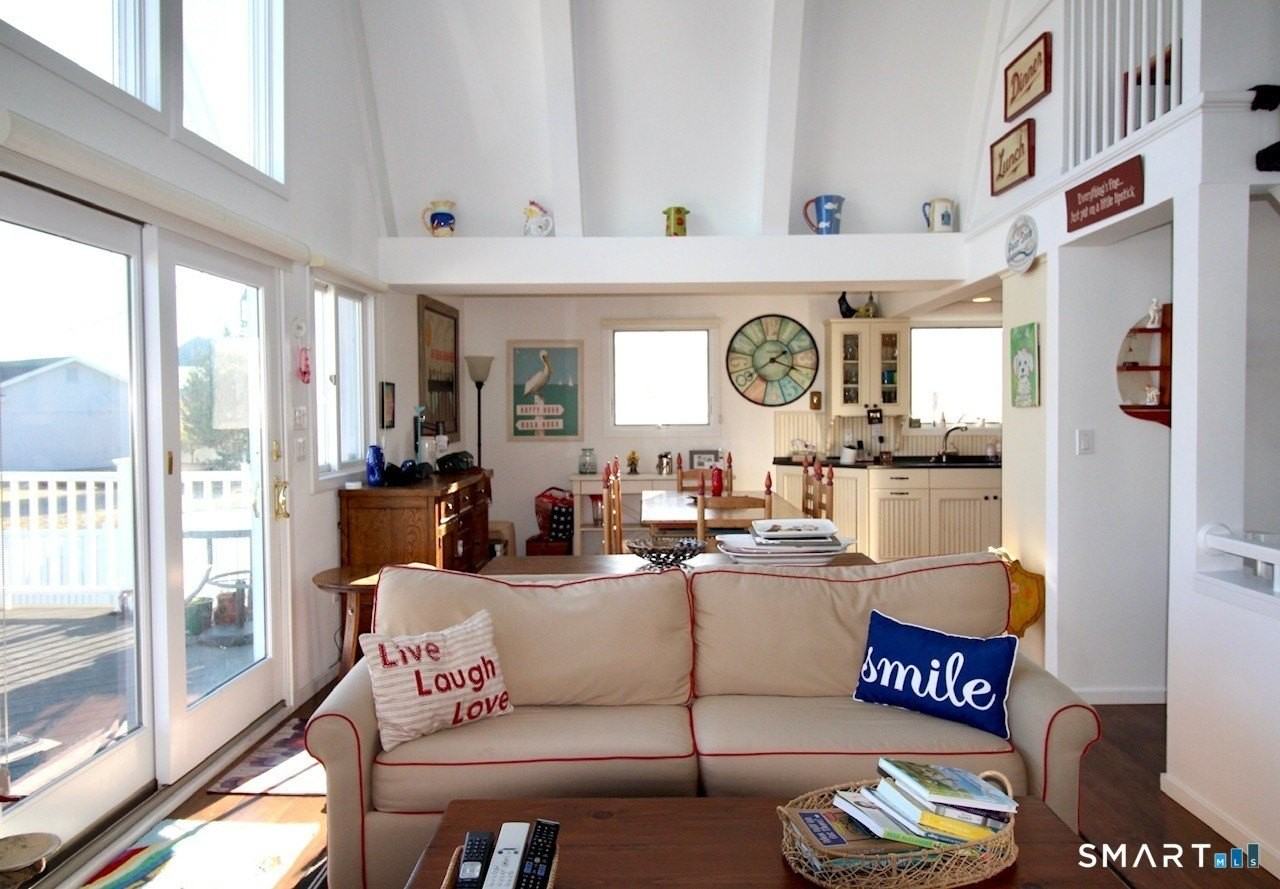 147 Captains Dr - Photo 4 of 29