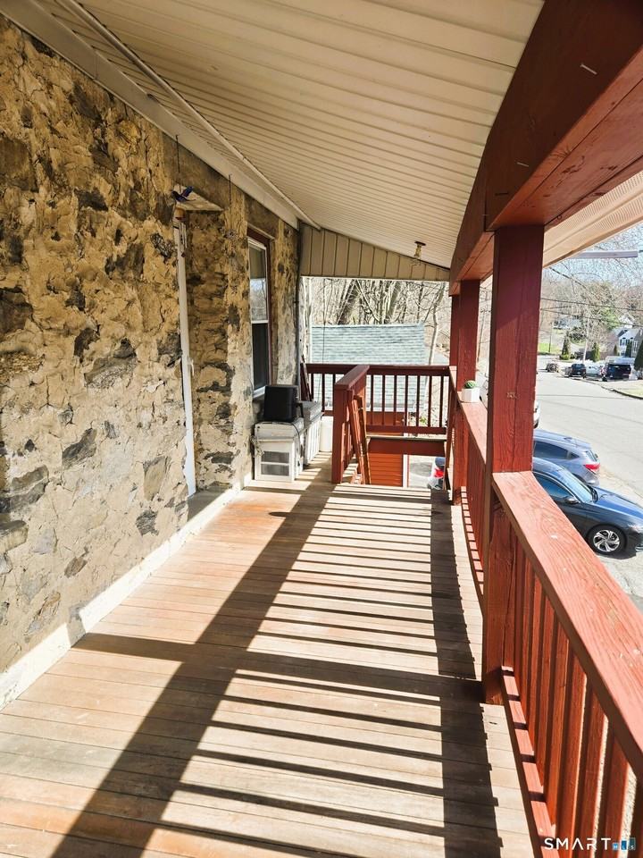 73 Woodbridge Ave - Photo 4 of 13