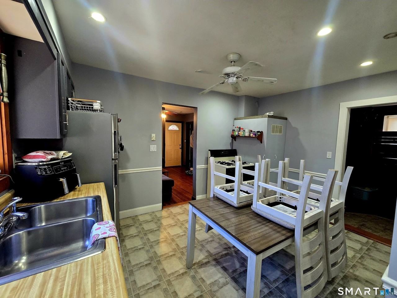 73 Woodbridge Ave - Photo 7 of 13