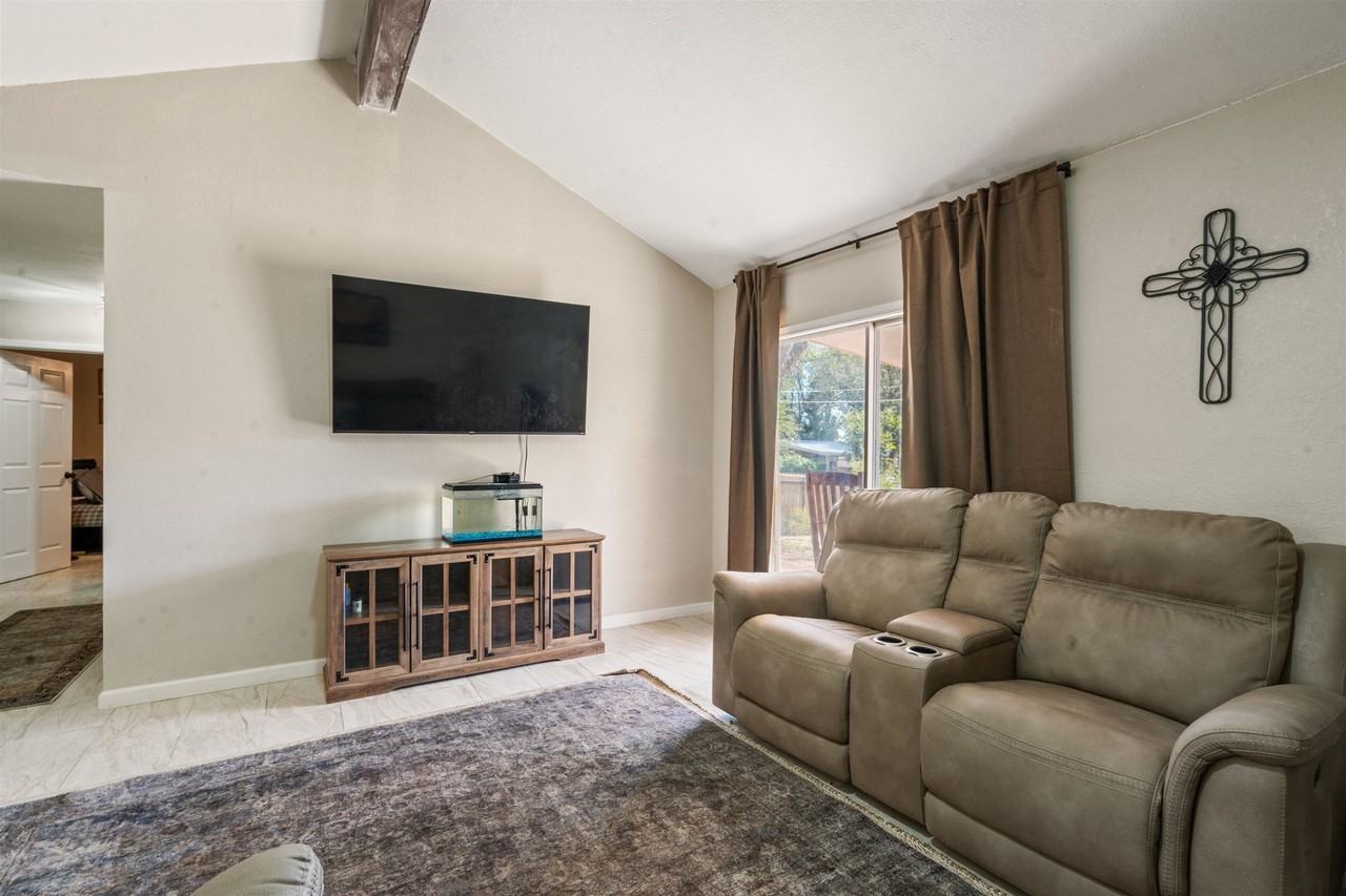 131 Northill Dr - Photo 2 of 28