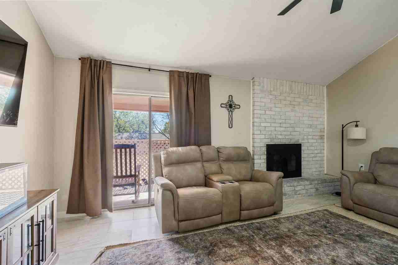 131 Northill Dr - Photo 3 of 28