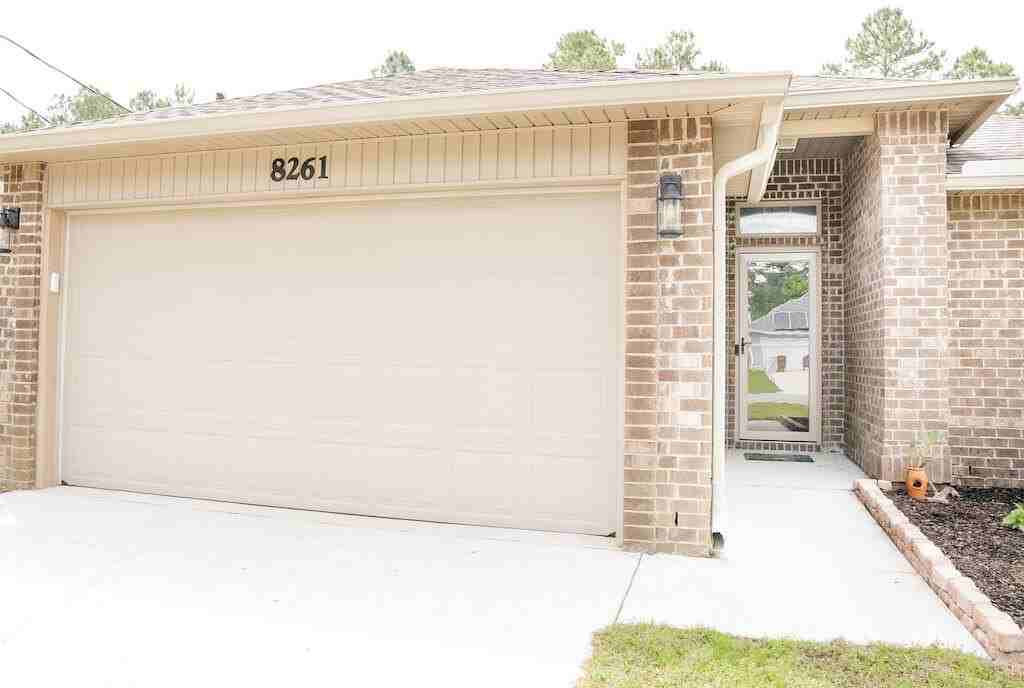 8261 Sierra St - Photo 4 of 41