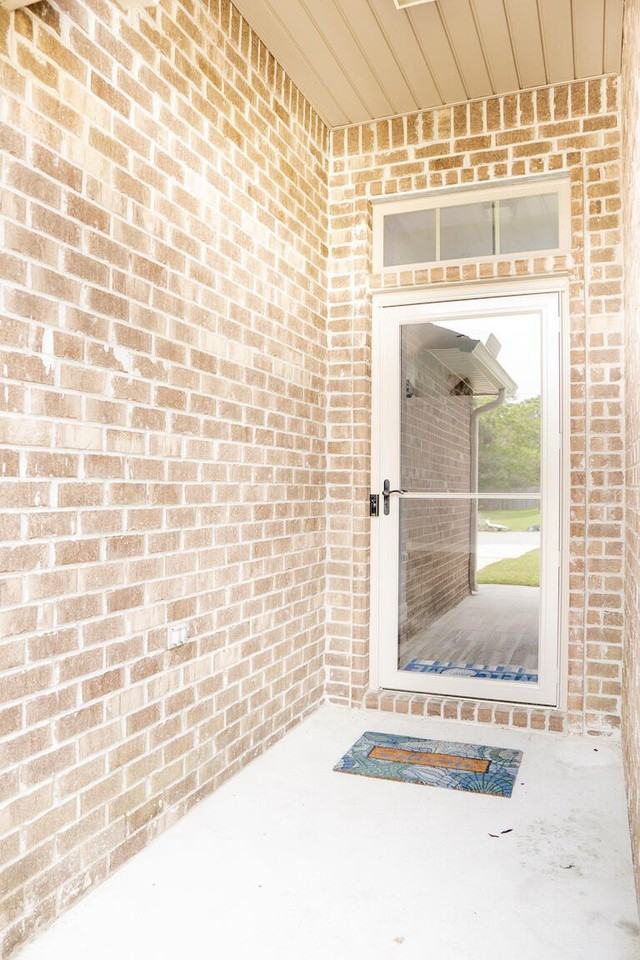 8261 Sierra St - Photo 5 of 41