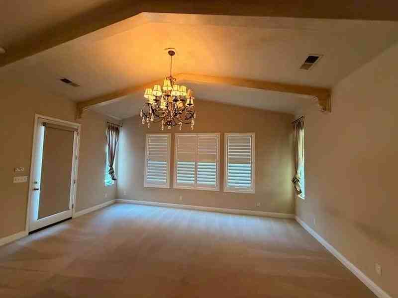 3032 Hanson Ave - Photo 6 of 23