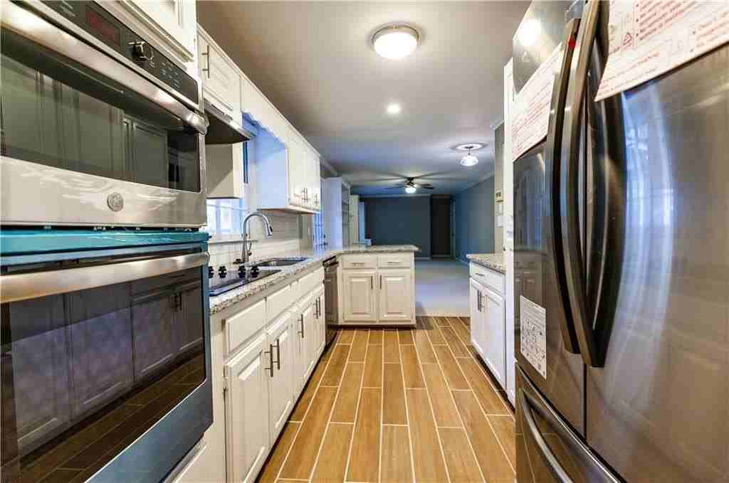 2418 Sagamore Hills Dr - Photo 3 of 30