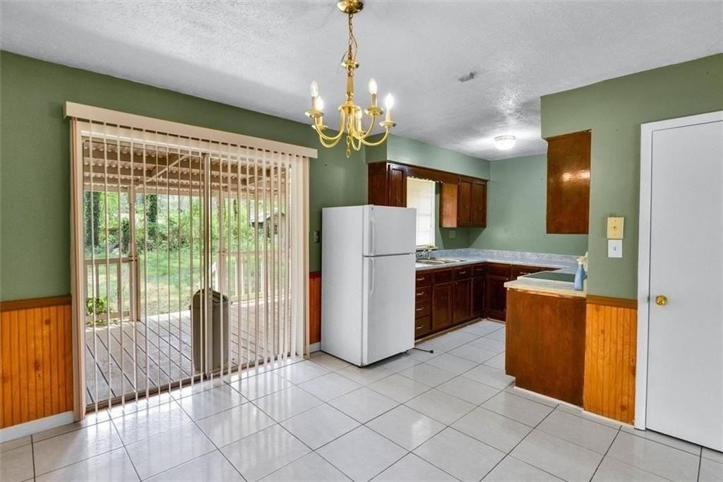 8941 Ashwood Dr - Photo 7 of 38