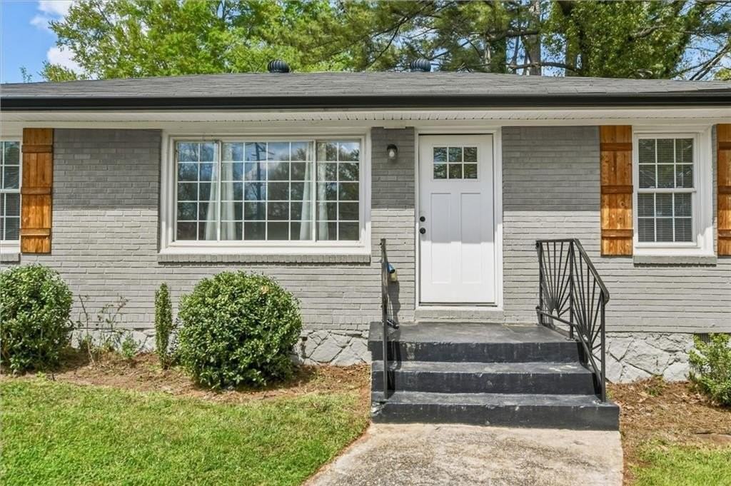 2866 Belvedere Ln - Photo 2 of 26