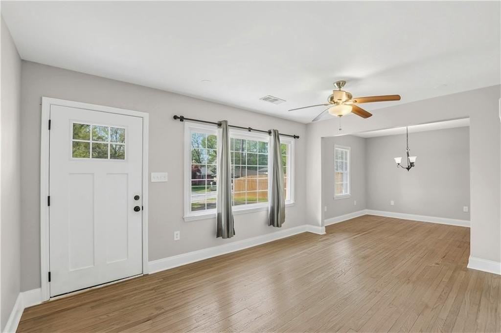 2866 Belvedere Ln - Photo 4 of 26