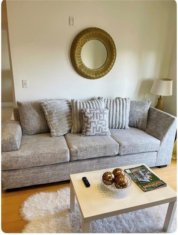 799 Hammond Dr - Photo 4 of 21