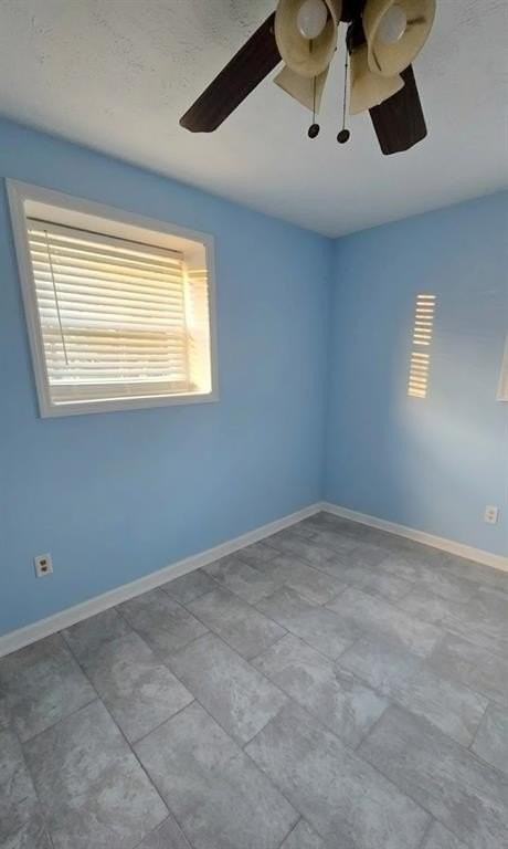 3083 Claiborne Dr - Photo 3 of 10