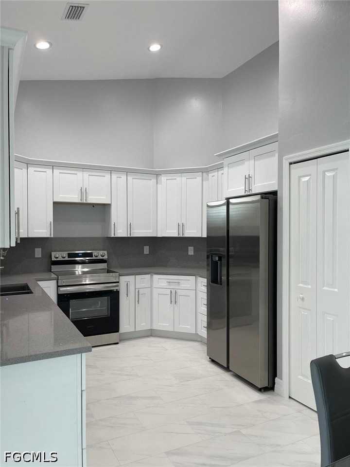 132 Sw 9th Ave - Photo 3 of 14