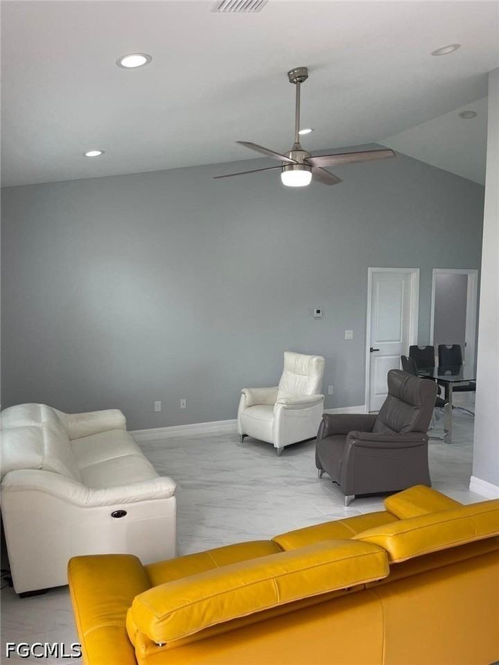 132 Sw 9th Ave - Photo 5 of 14