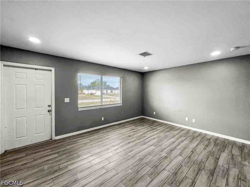 121 Gordon Ave S - Photo 5 of 26