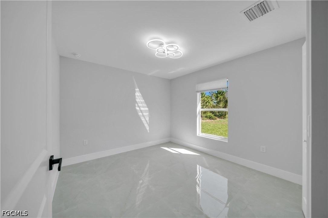 4604 Queen Ave N - Photo 3 of 5