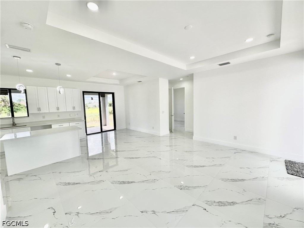 1051 Eisenhower Blvd - Photo 7 of 18