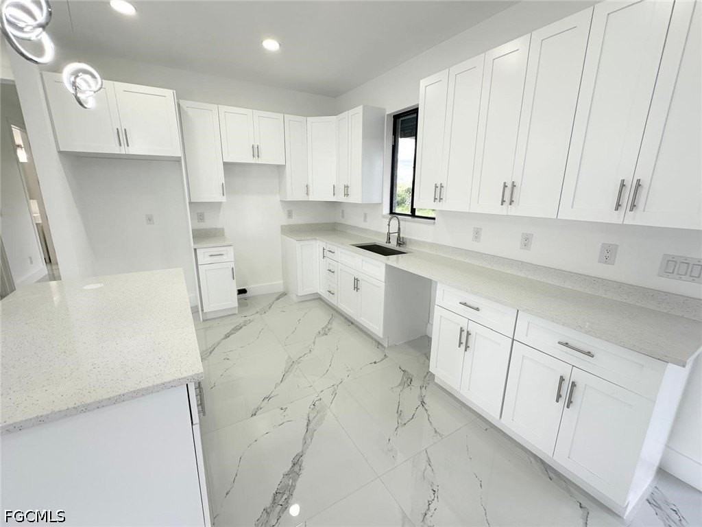 612 Ames St E - Photo 3 of 15