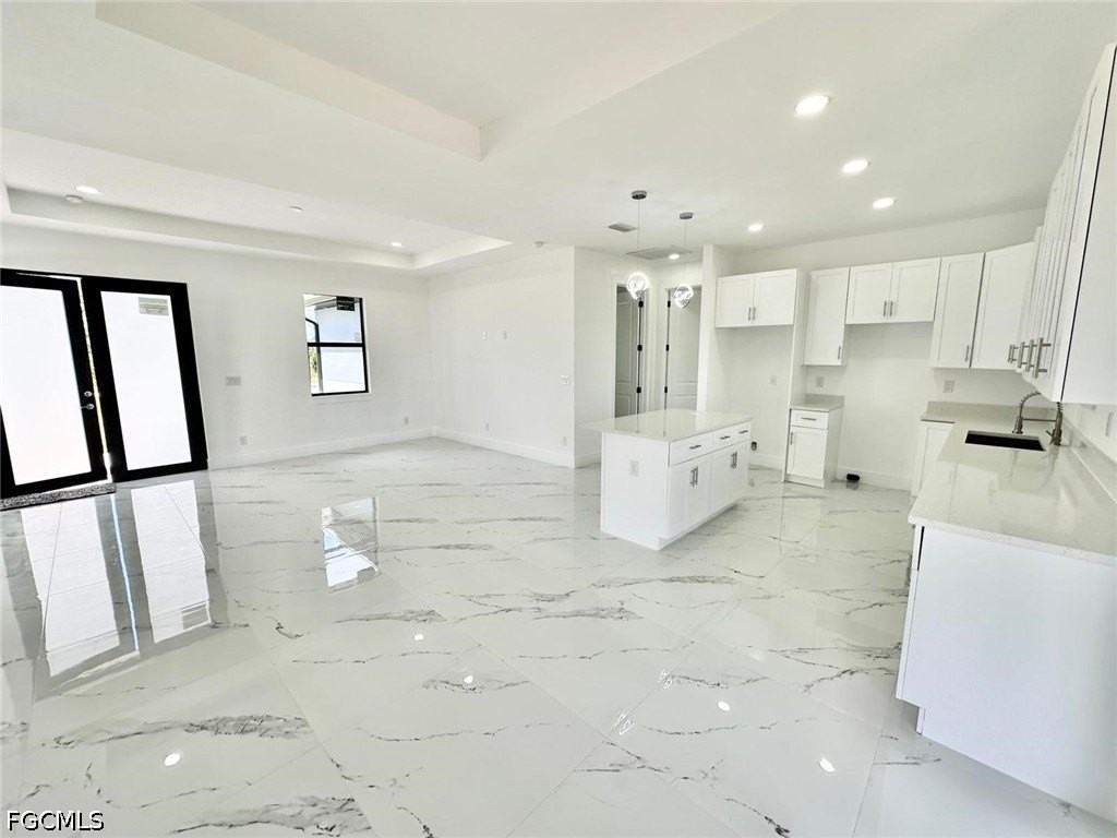 612 Ames St E - Photo 6 of 15