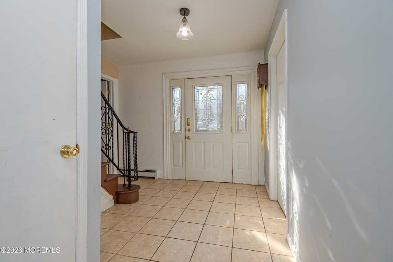 878 Green Valley Rd - Photo 2 of 28