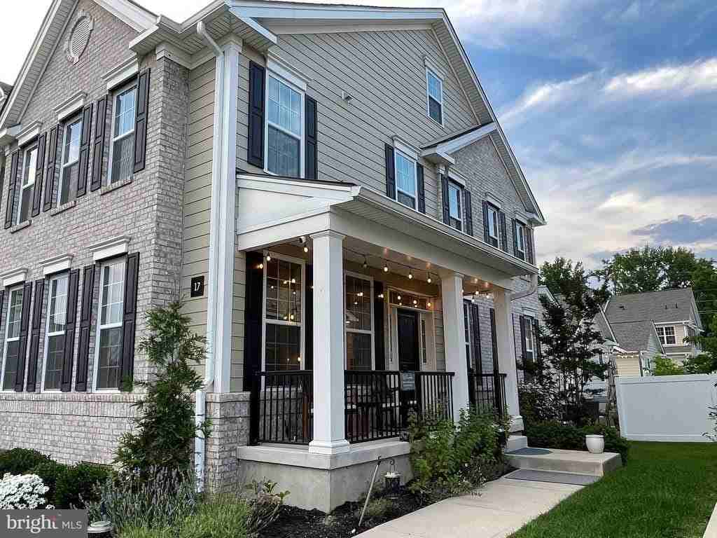 17 Peacock Way - Photo 3 of 44