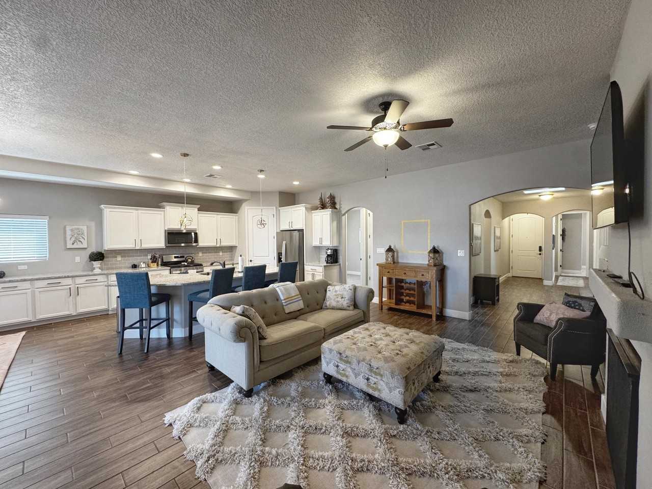 6801 Promenade Ave Ne - Photo 6 of 50