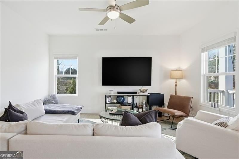 3158 Webb Rd - Photo 6 of 36