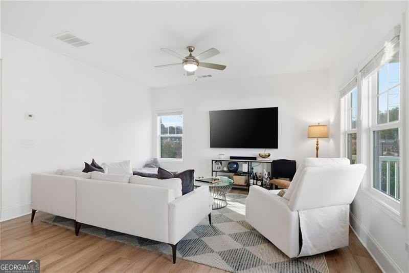 3158 Webb Rd - Photo 7 of 36