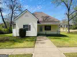 featured image of 900 Park Ave