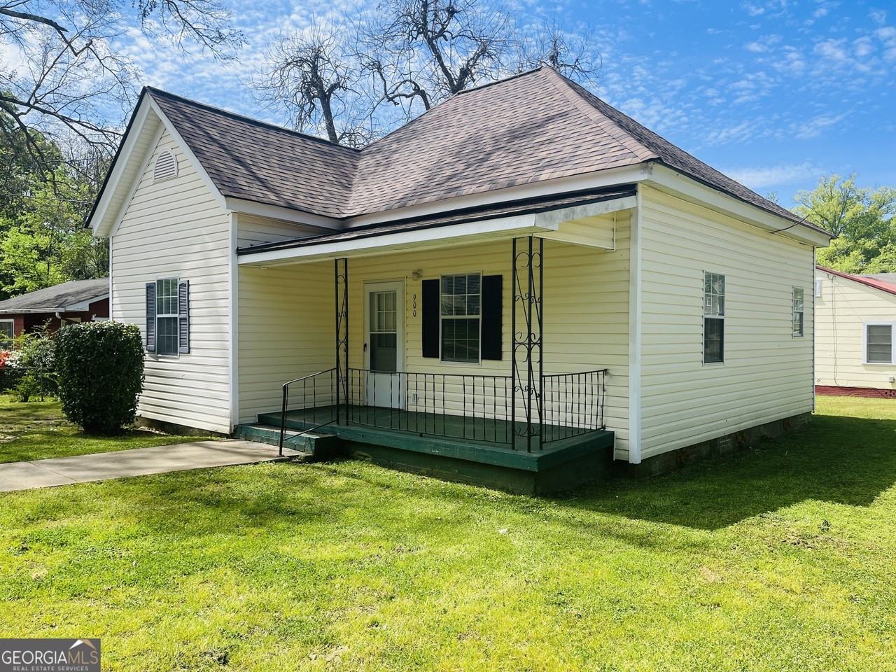 900 Park Ave - Photo 2 of 33