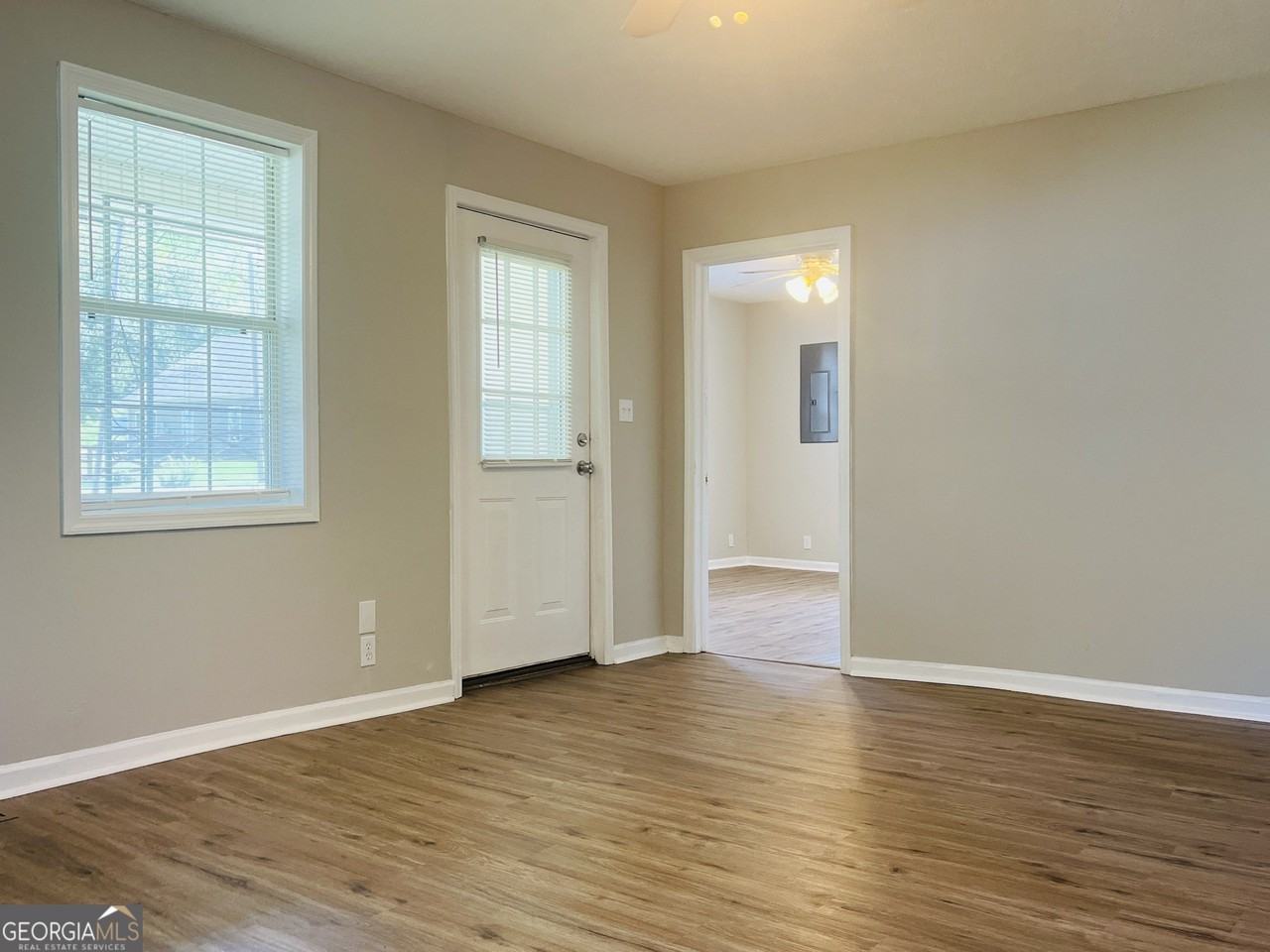 900 Park Ave - Photo 6 of 33