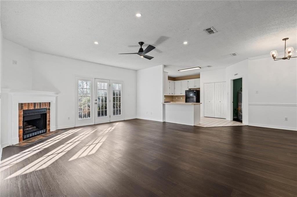 1263 Smithfield Rd E - Photo 2 of 22