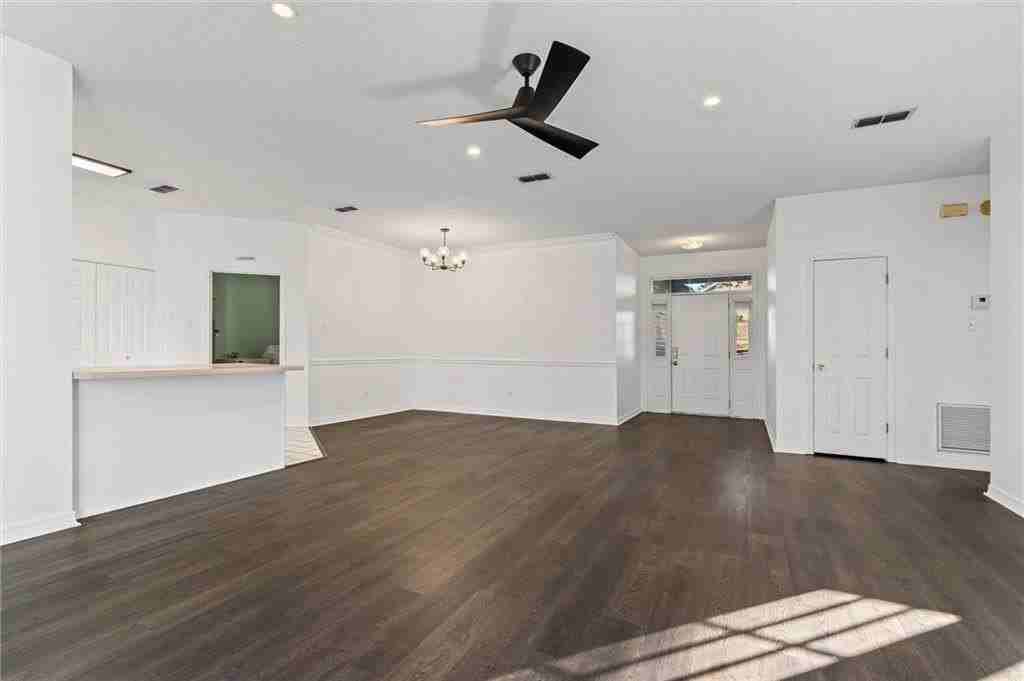 1263 Smithfield Rd E - Photo 4 of 22