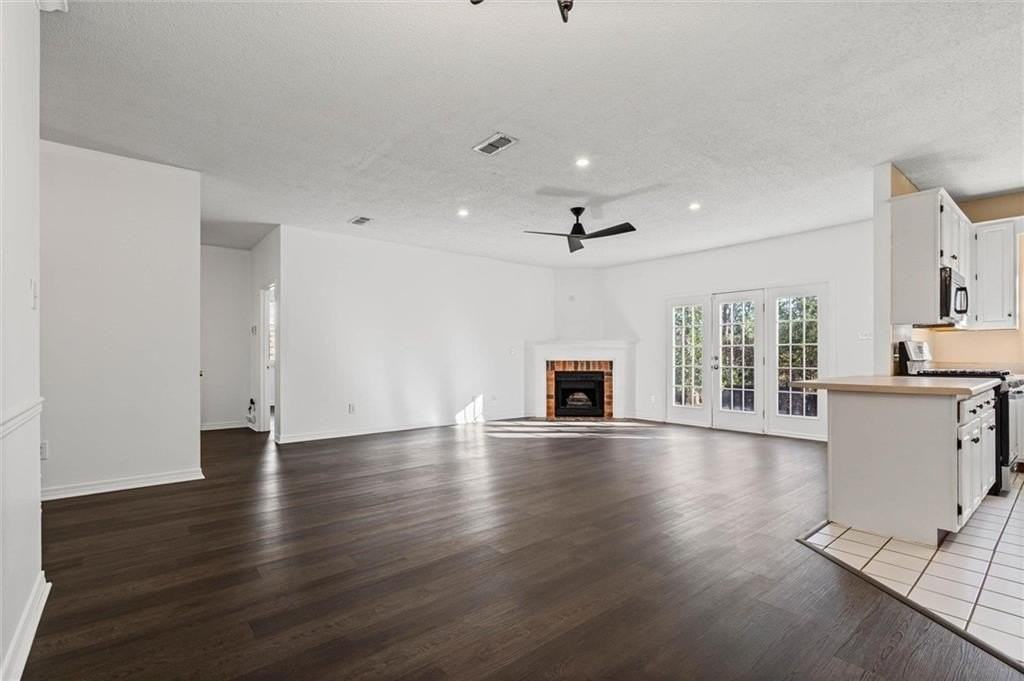 1263 Smithfield Rd E - Photo 6 of 22