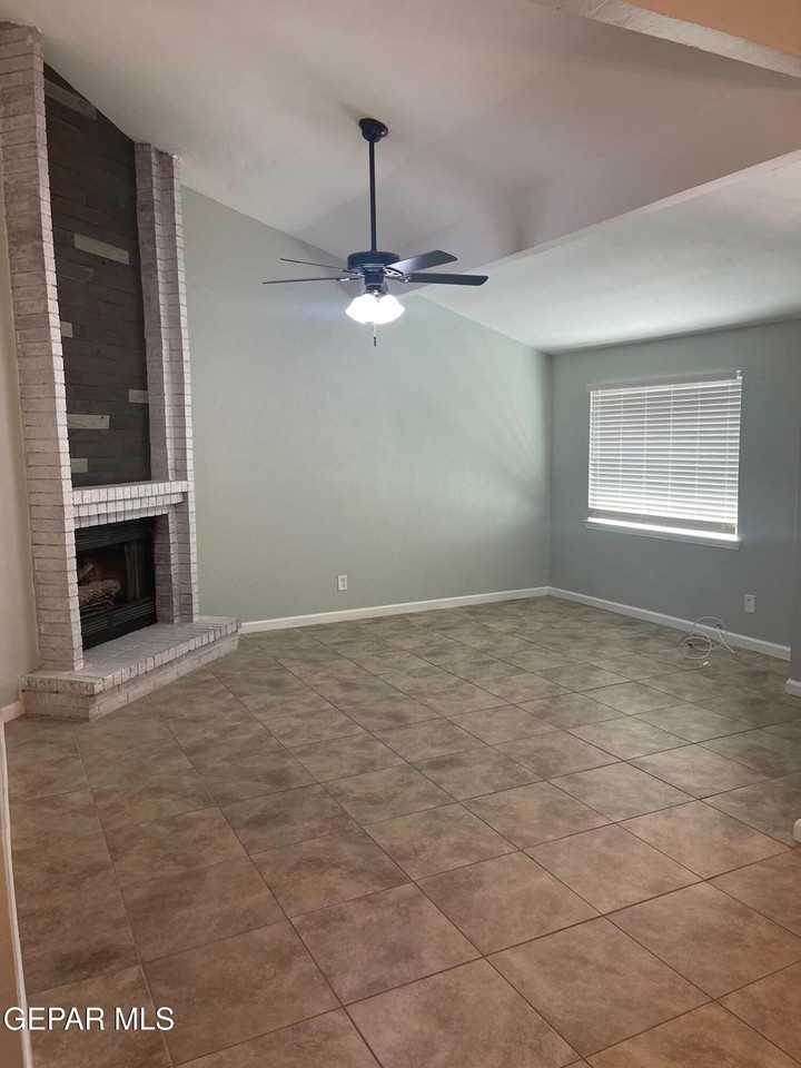 1516 Greg Powers Dr Unit B - Photo 4 of 22