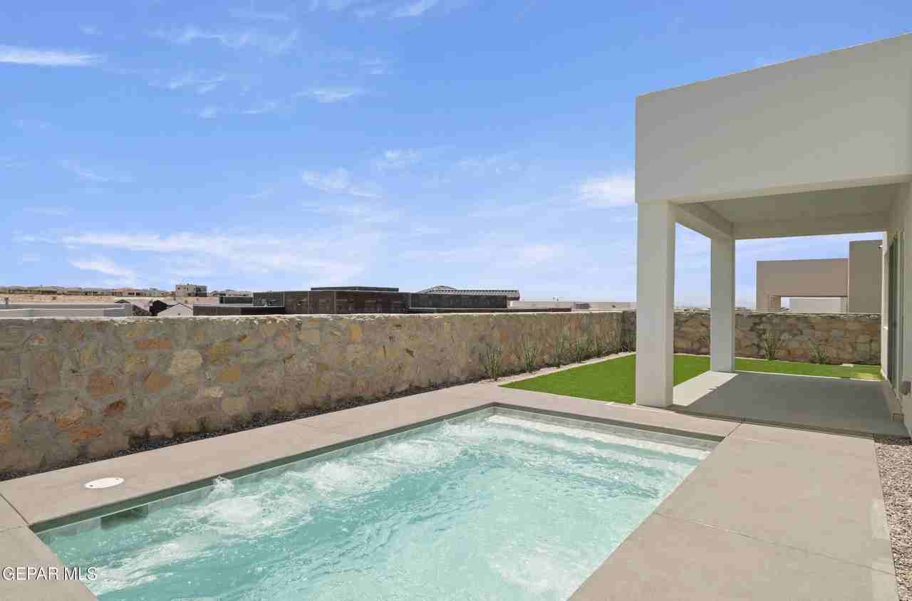 828 Durham Way - Photo 3 of 50