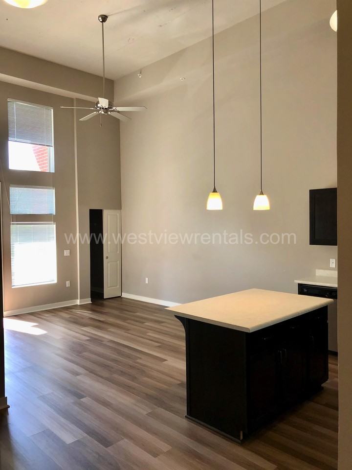 Condor - Photo 3 of 50