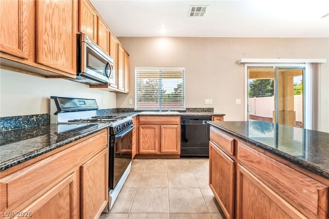 3329 Green Ice Ave - Photo 6 of 22