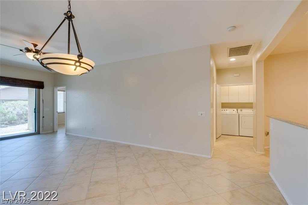 5985 Falconer Ave - Photo 5 of 36