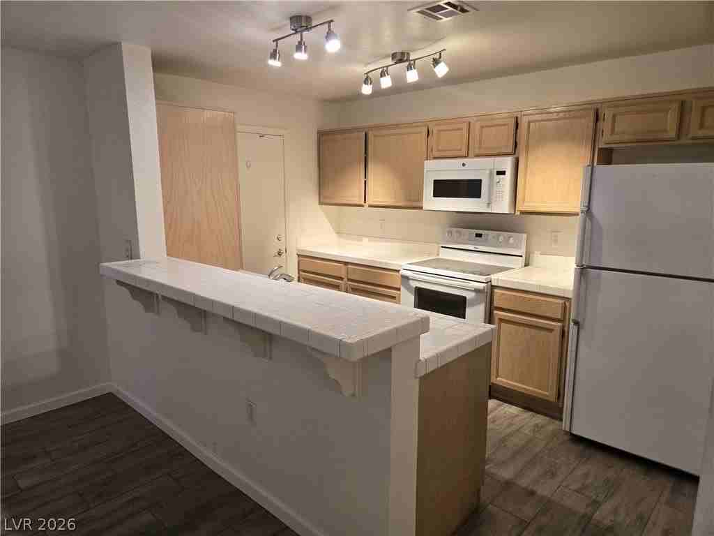 8452 Boseck Dr #146 - Photo 2 of 8