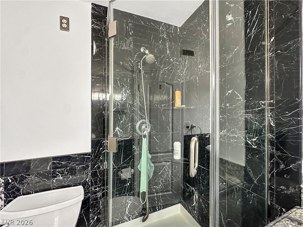 730 S Royal Crest Cir #424 - Photo 7 of 13